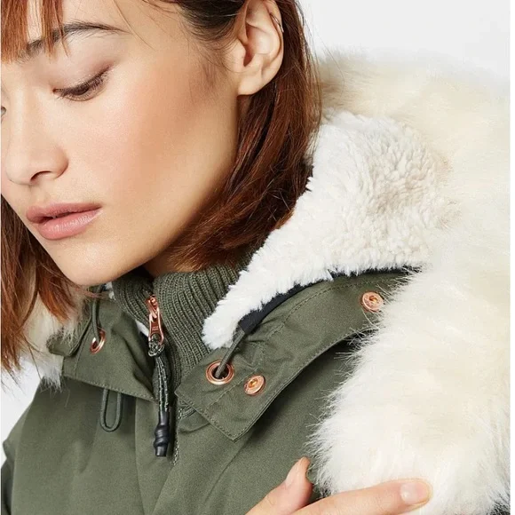 Sweaty Betty Olive Green Puffer Coat size small - Picture 4 of 9